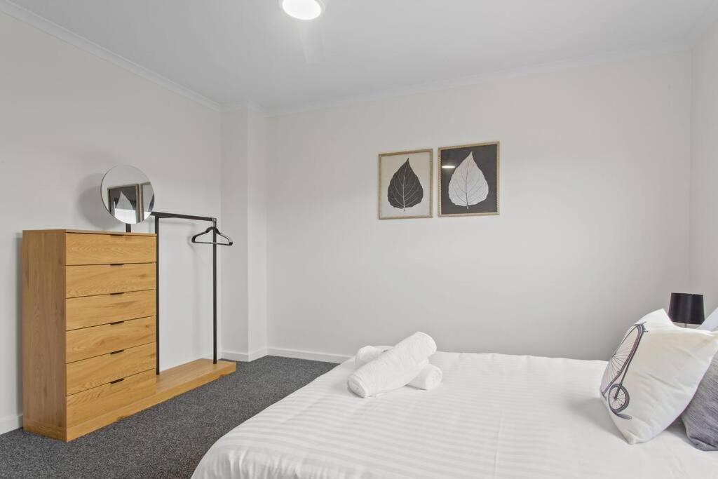 Apartamento Waterfront Townhouse - Picturesque Marina Views Port Lincoln Exterior foto