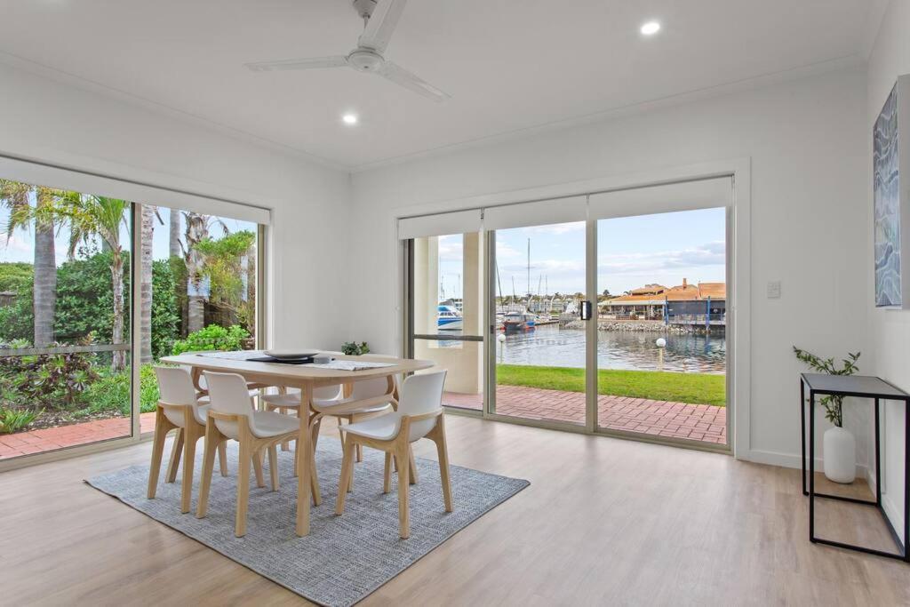 Apartamento Waterfront Townhouse - Picturesque Marina Views Port Lincoln Exterior foto