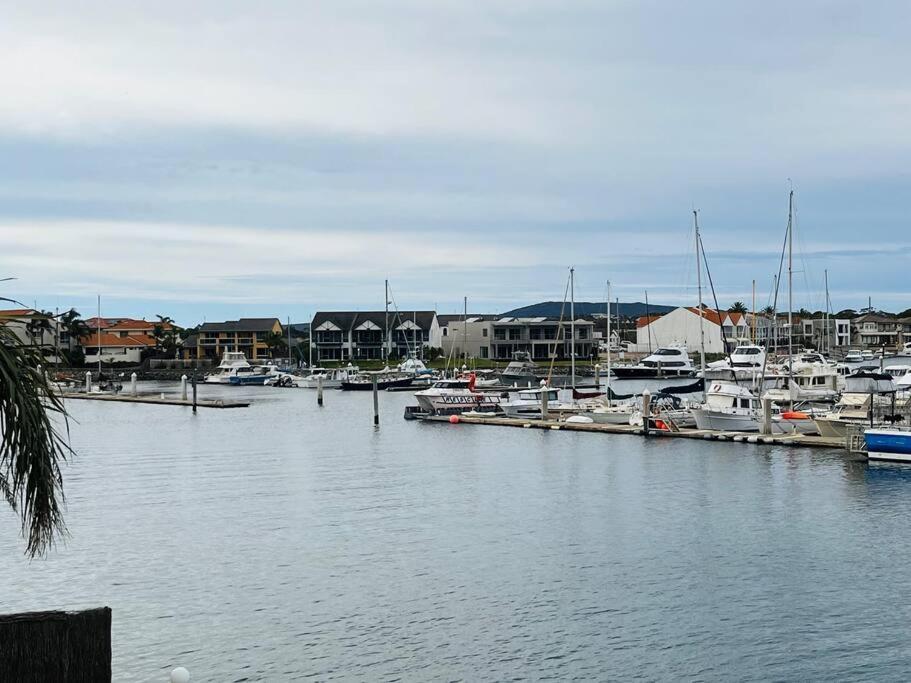 Apartamento Waterfront Townhouse - Picturesque Marina Views Port Lincoln Exterior foto