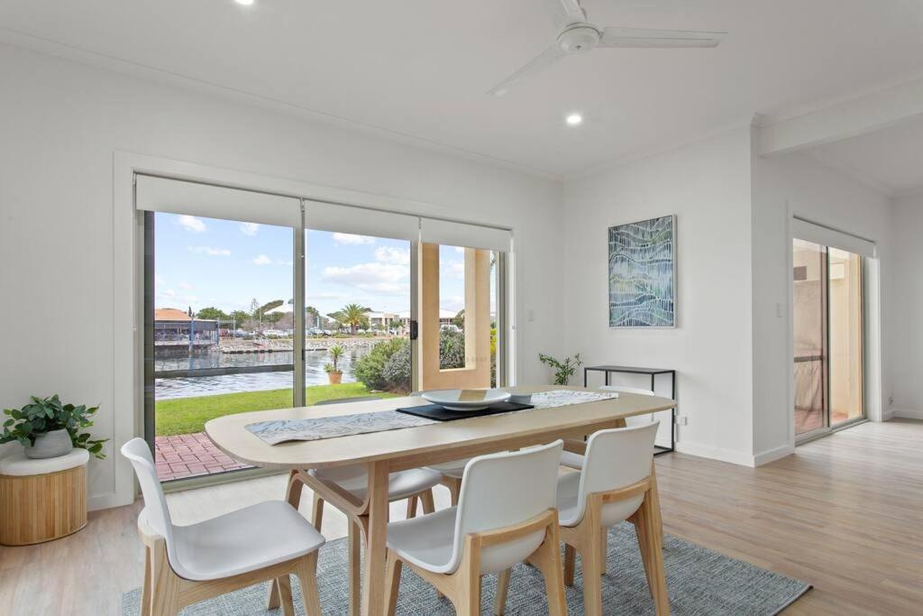 Apartamento Waterfront Townhouse - Picturesque Marina Views Port Lincoln Exterior foto