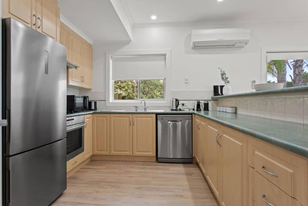 Apartamento Waterfront Townhouse - Picturesque Marina Views Port Lincoln Exterior foto