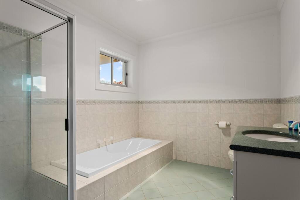 Apartamento Waterfront Townhouse - Picturesque Marina Views Port Lincoln Exterior foto