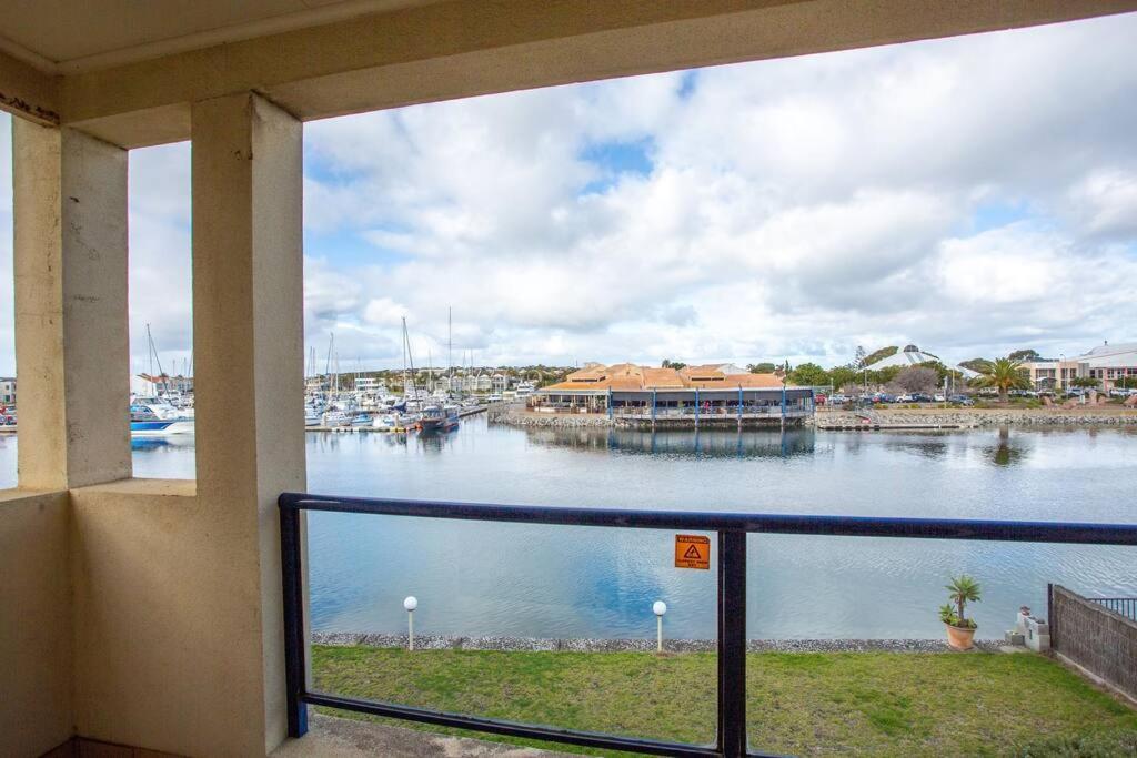 Apartamento Waterfront Townhouse - Picturesque Marina Views Port Lincoln Exterior foto
